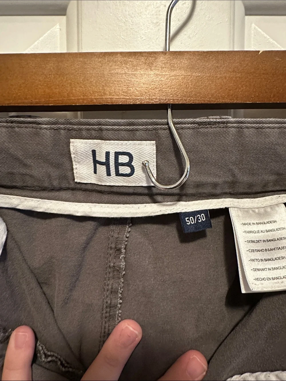 Men's Classic Pleated Chinos in Gray